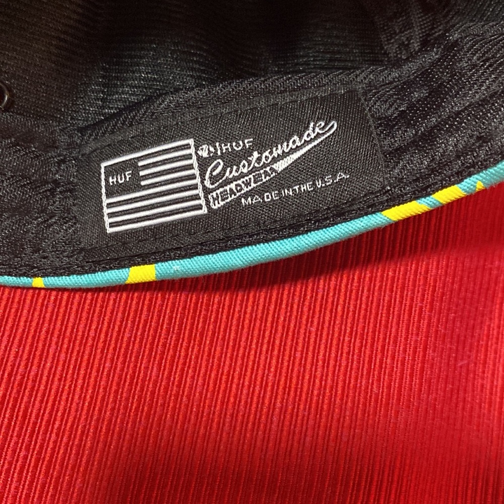 Baseball cap - Picture 3 of 3